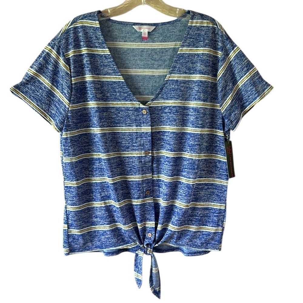 NEW 3 No Boundaries Tops - Picture 2 of 9